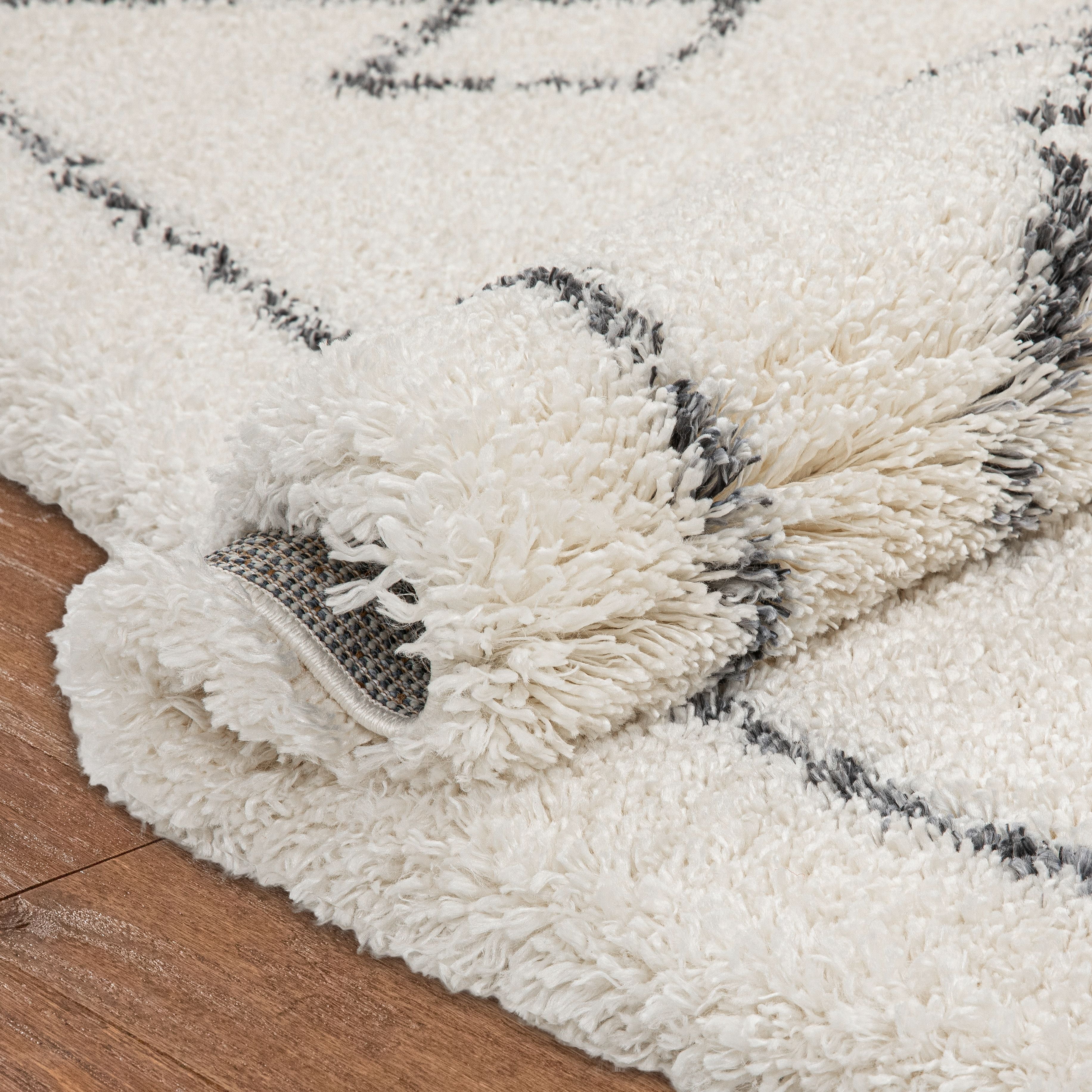Well Woven Chloe Verdant Tribal Diamond Pattern Ivory 5'3" x 7'3" Super Soft & Thick Shag Area Rug