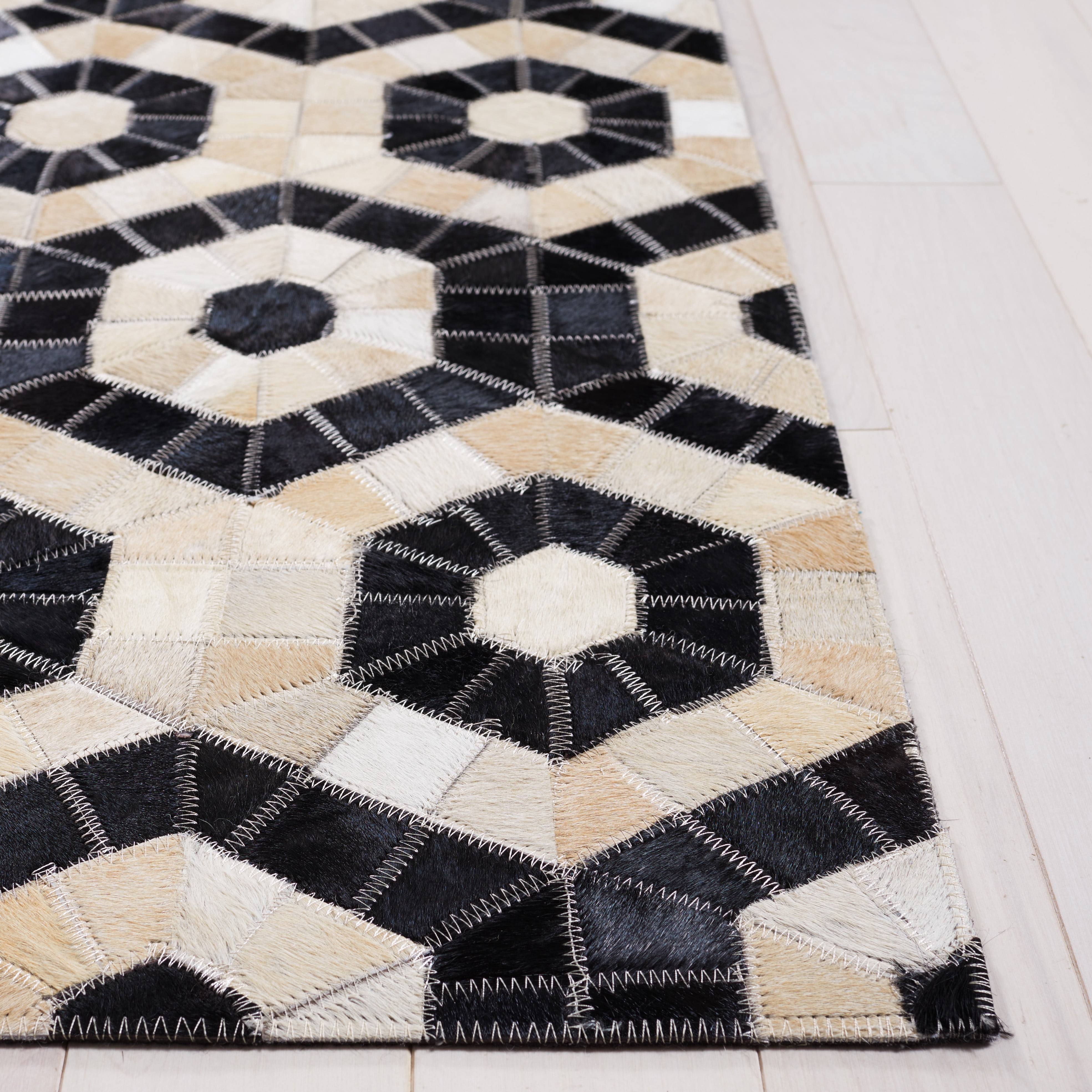 SAFAVIEH Studio Leather Mellony Geometric Area Rug, Black/Beige, 4' x 6'