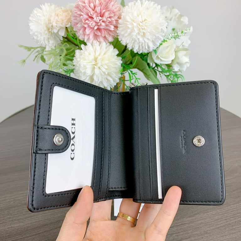 Coach Women's Medium Snap Wallet in Signature Jacquard (Oak