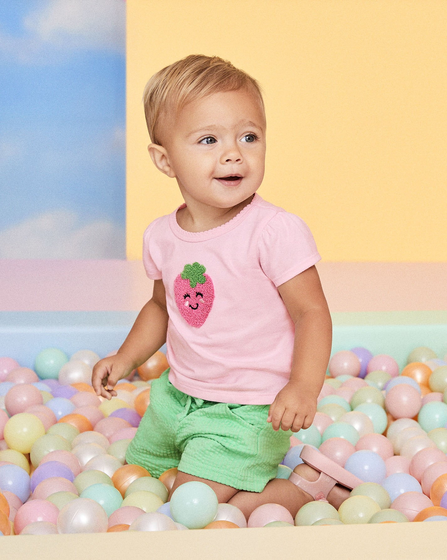 Garanimals Baby Girl Short Sleeve Scallop Neck Embroidered T-Shirt, Sizes 0-24 Months