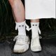 thumbnail image 3 of ZHAOCHENG Calcetines magnéticos con forma de mano, nuevos calcetines con forma de mano, calcetines blancos para parejas que se toman de la mano, 3 of 5