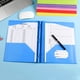 thumbnail image 4 of Carpeta de archivos con diseño de doble bolsillo, de plástico, con tarjetero, tamaño carta, 4 of 8