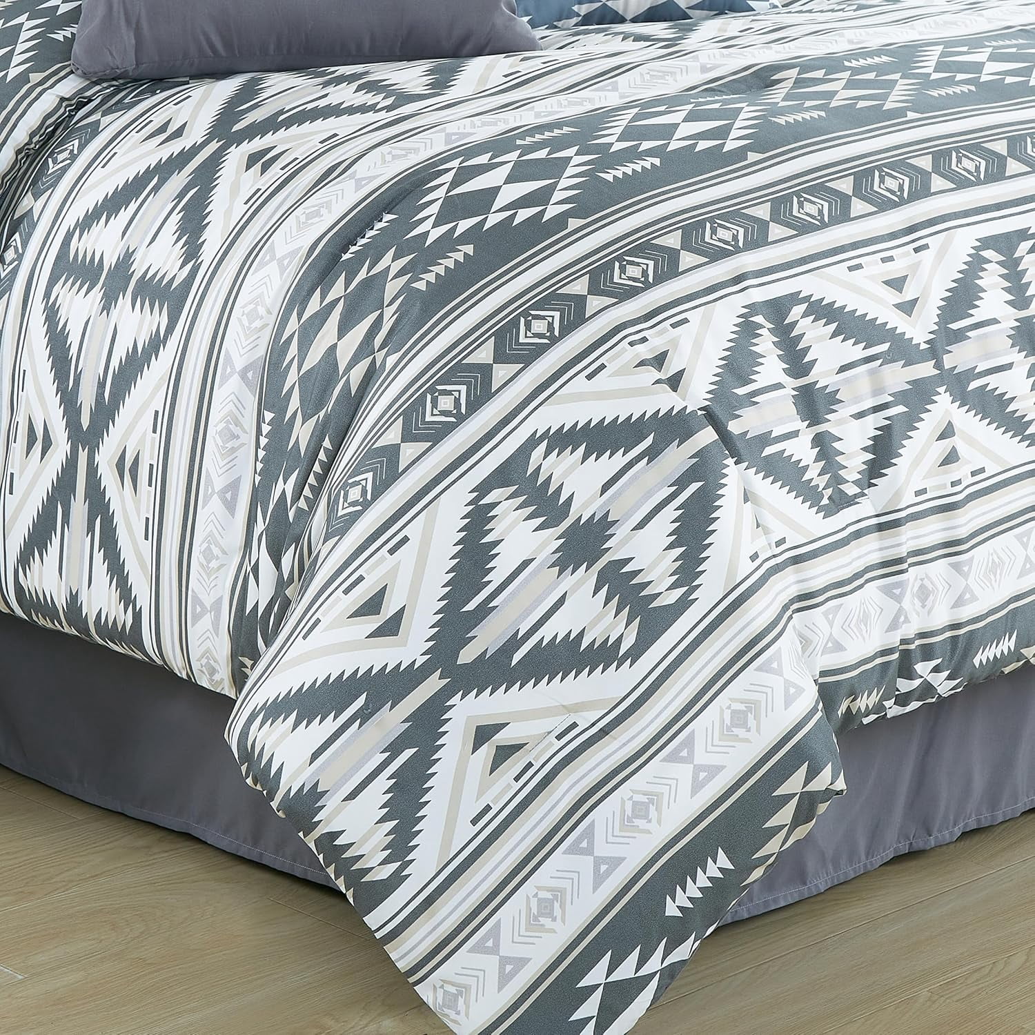 Chezmoi Collection Remy 7-Piece Southwestern Geometric Motif Comforter Set, Multicolor Gray White Light Brown Printed Washed Microfiber Bedding, Queen