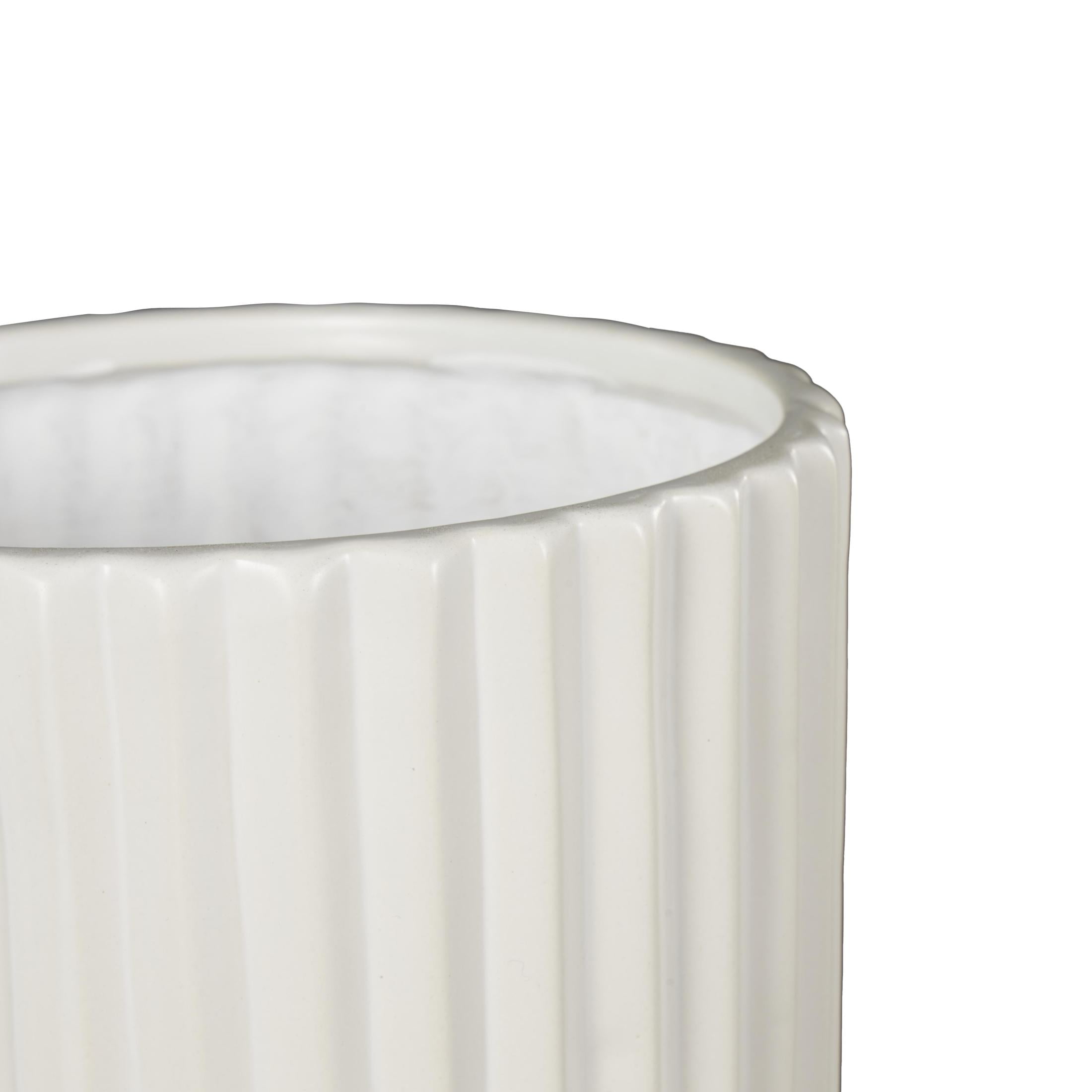 DecMode 8",7",5"H Ribbed White Ceramic Planter with Attached Saucer (3 Count)