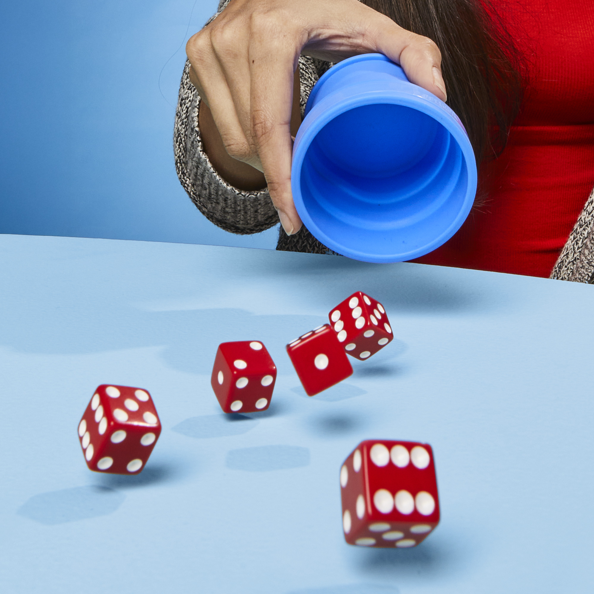 Yahtzee Dice Game with Collapsible Cup & Storage Case photo 5