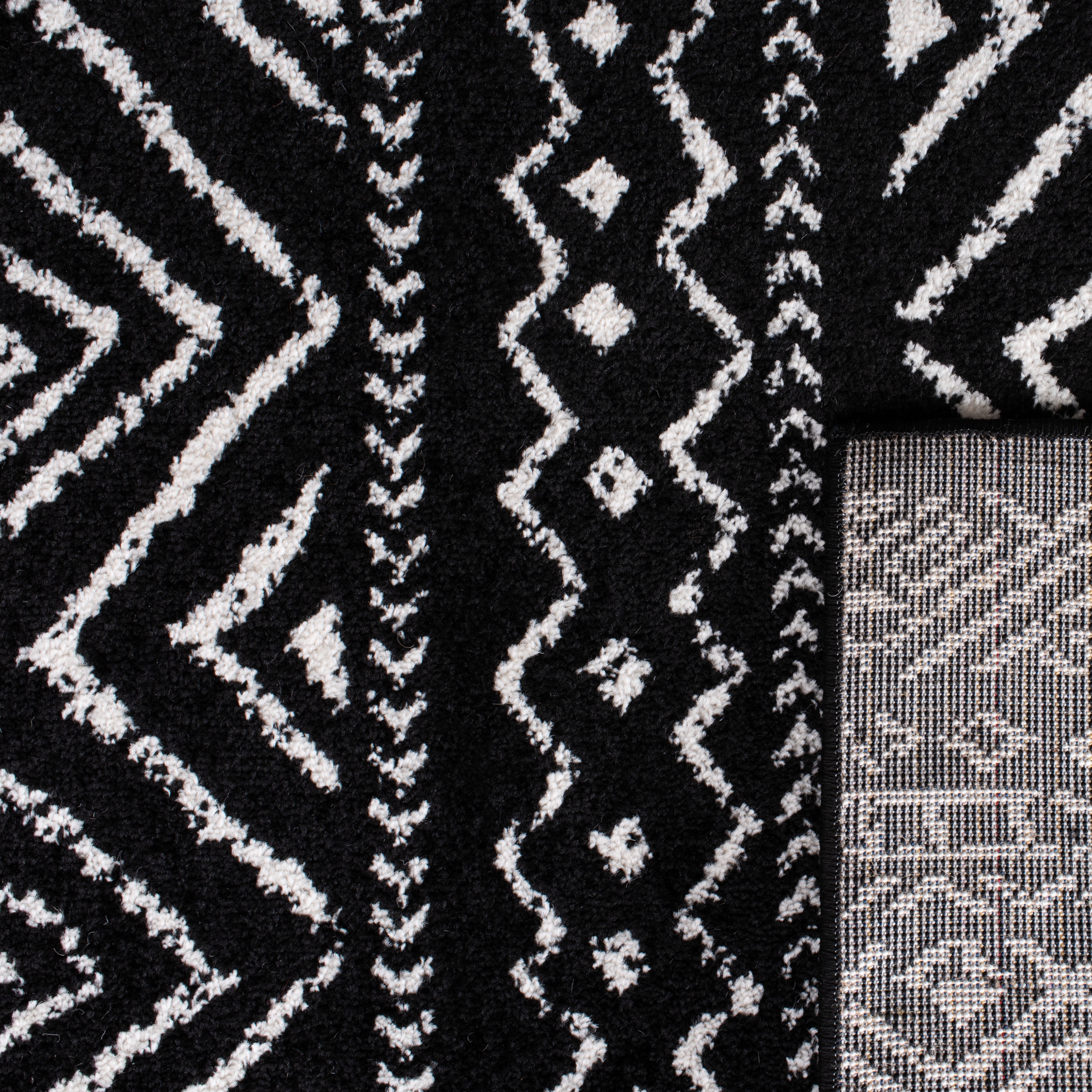 SAFAVIEH Tulum Merletta Oriental Area Rug, Black/Ivory, 6'7" x 6'7" Square