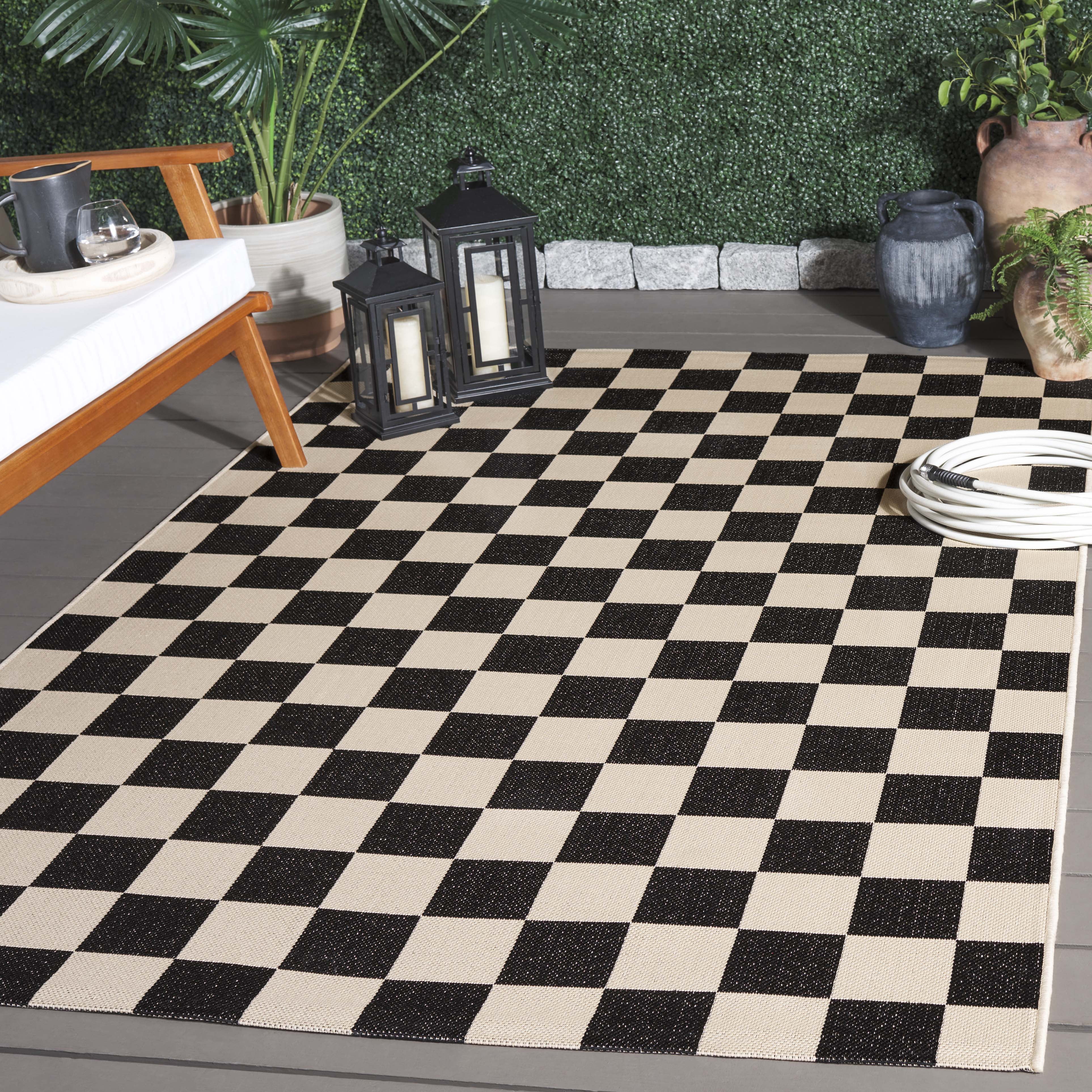 SAFAVIEH Courtyard Talbot Checkered Indoor/Outdoor Area Rug, Black/Beige, 2'7" x 5'