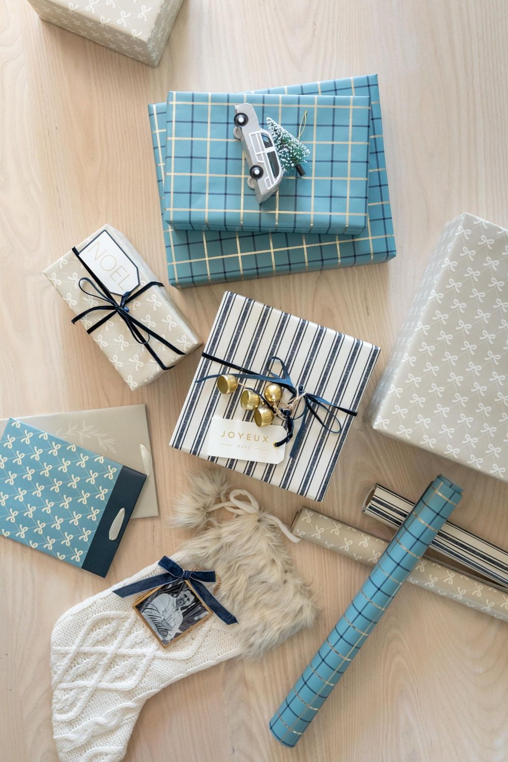 FRAÎCHE Holiday Gift Wrap Kit, 40 pack