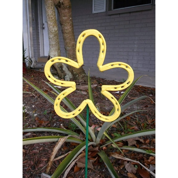 Yellow Horseshoe Flower, Metal Garden Stake, Spring Yard Art, Lucky Horseshoe
