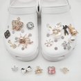 thumbnail image 4 of 16 piezas de adornos para sandalias de zuecos en 3D (corona de flores y perlas), adornos para zapatos, bonitos adornos para zapatos, pulseras de sandalias y zuecos, 4 of 5