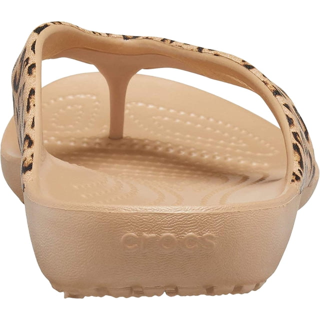 Sandalia Crocs Kadee II Dedo Leopardo Dorado Mujer 6 M