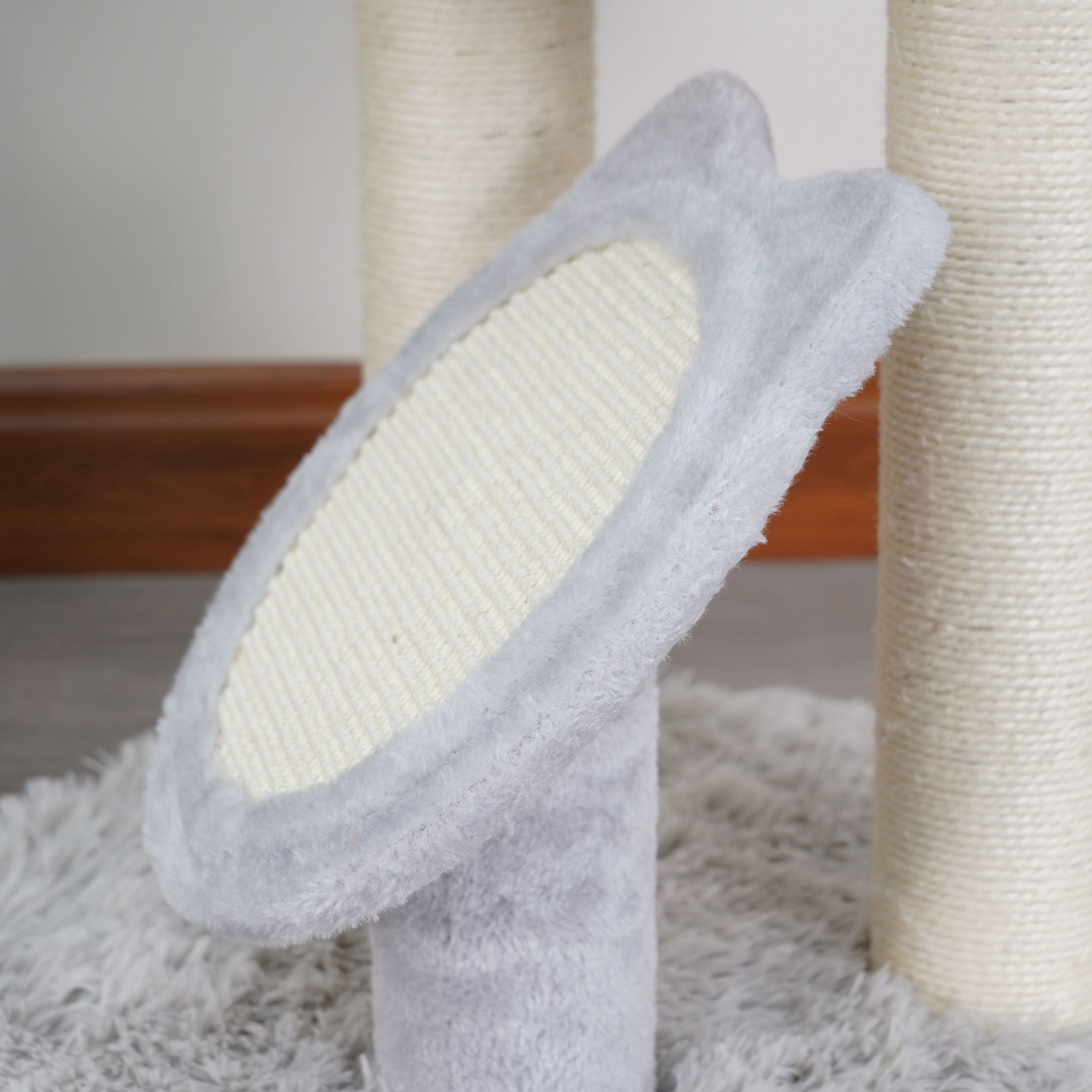 Petpals 37" Cat Tree with Cute Cat-shaped Sisal Scratching Mat with Free LED-Ball