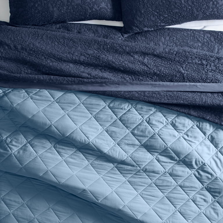 Better Homes & Gardens Full/Queen Reversible Comforter Blue photo 4