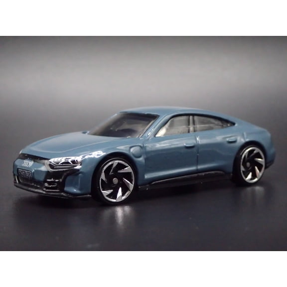 Open Box 2021-2025 AUDI RS E TRON GT GRAY BLUE 1:64 SCALE DIORAMA DIECAST MODEL CAR
