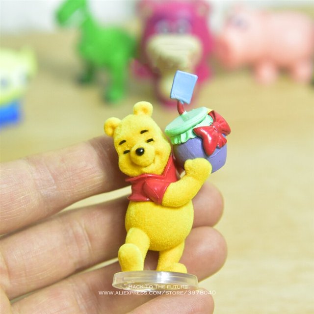 Figuras de acción de Disney Winnie the Pooh para niños, mini muñeca de 5cm, 2 estilos, decoración de Anime, Colección, regalo Gong Bohan LED