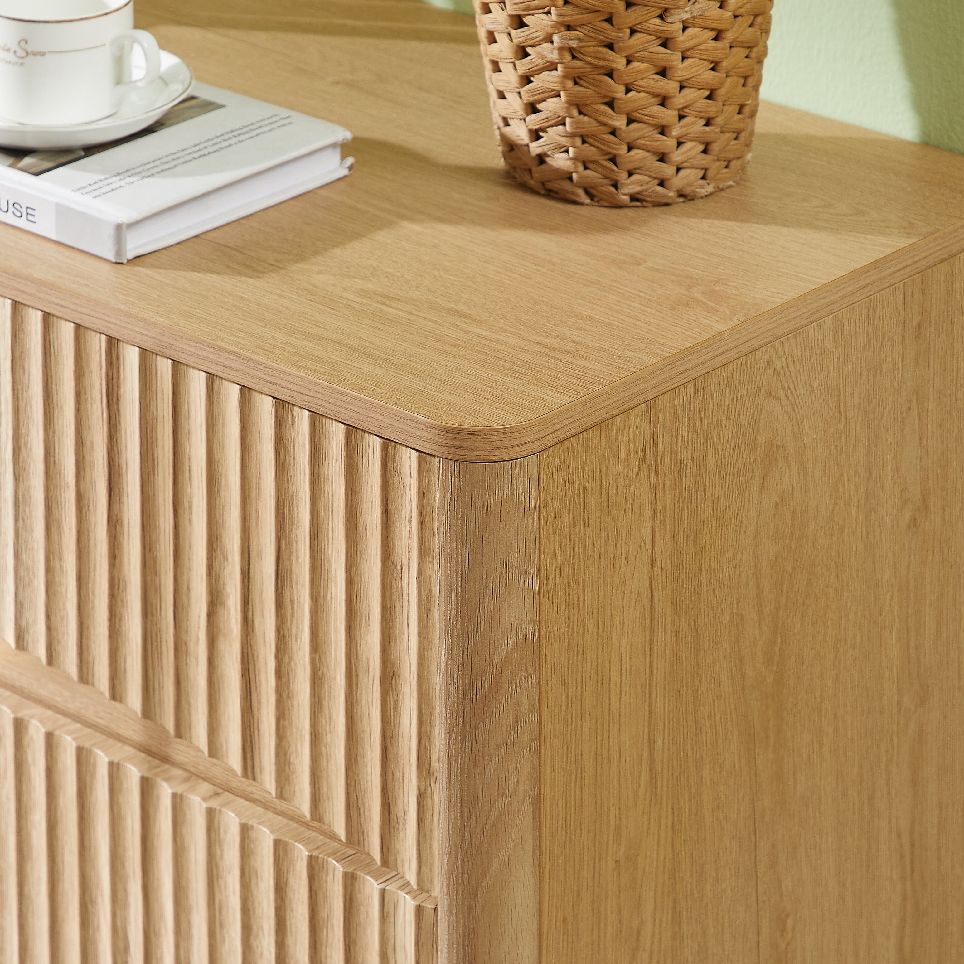 PORKISS Fluted 3 Drawer Dresser for Bedroom, 31.6" Mid Century Chest of Drawers with Curved Fronts, Wood Small Dresser with Metal Handles & Storage for Hallway Living Room Entryway, Oak