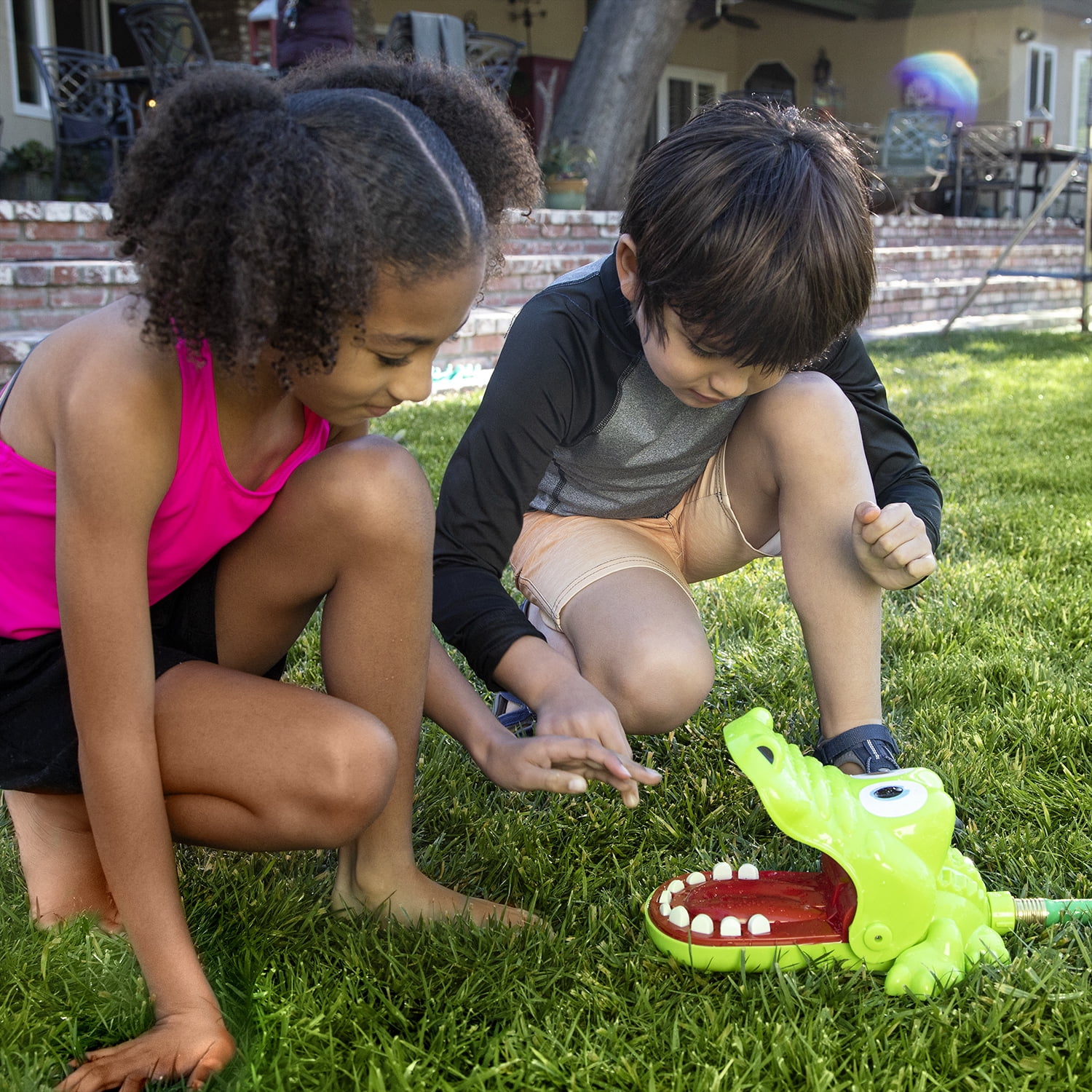 Hasbro Crocodile Dentist Splash Game Outdoor Lawn Game