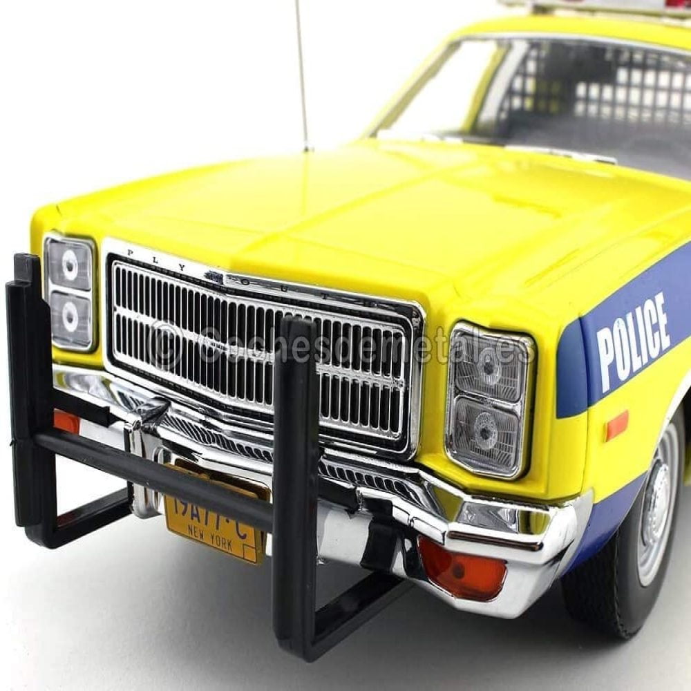 Greenlight 19056 1: 18 Artisan Collection - 1977 Plymouth Fury 