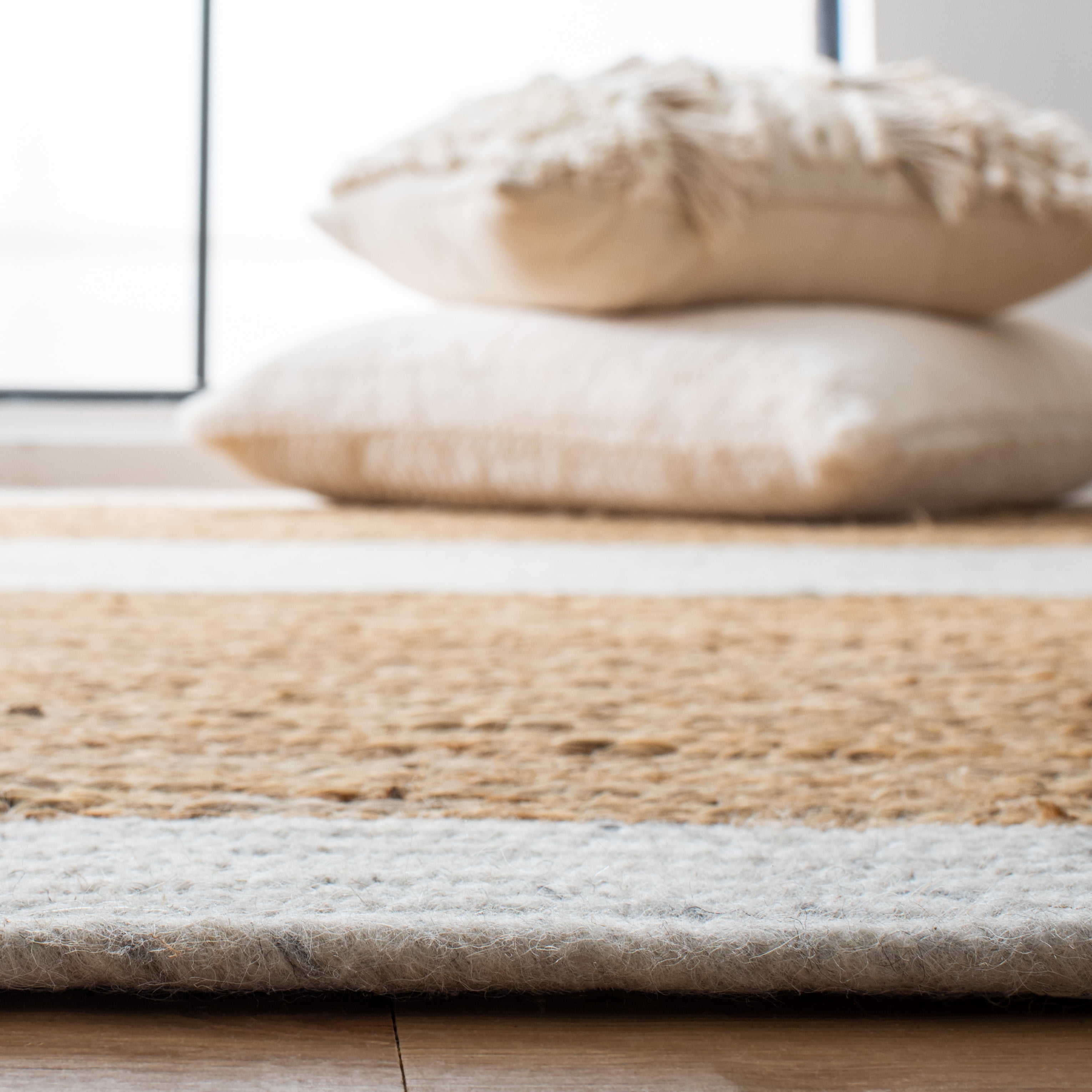 SAFAVIEH Braided Carina Bordered Reversible Area Rug, Light Gray/Natural, 4' x 6' Oval