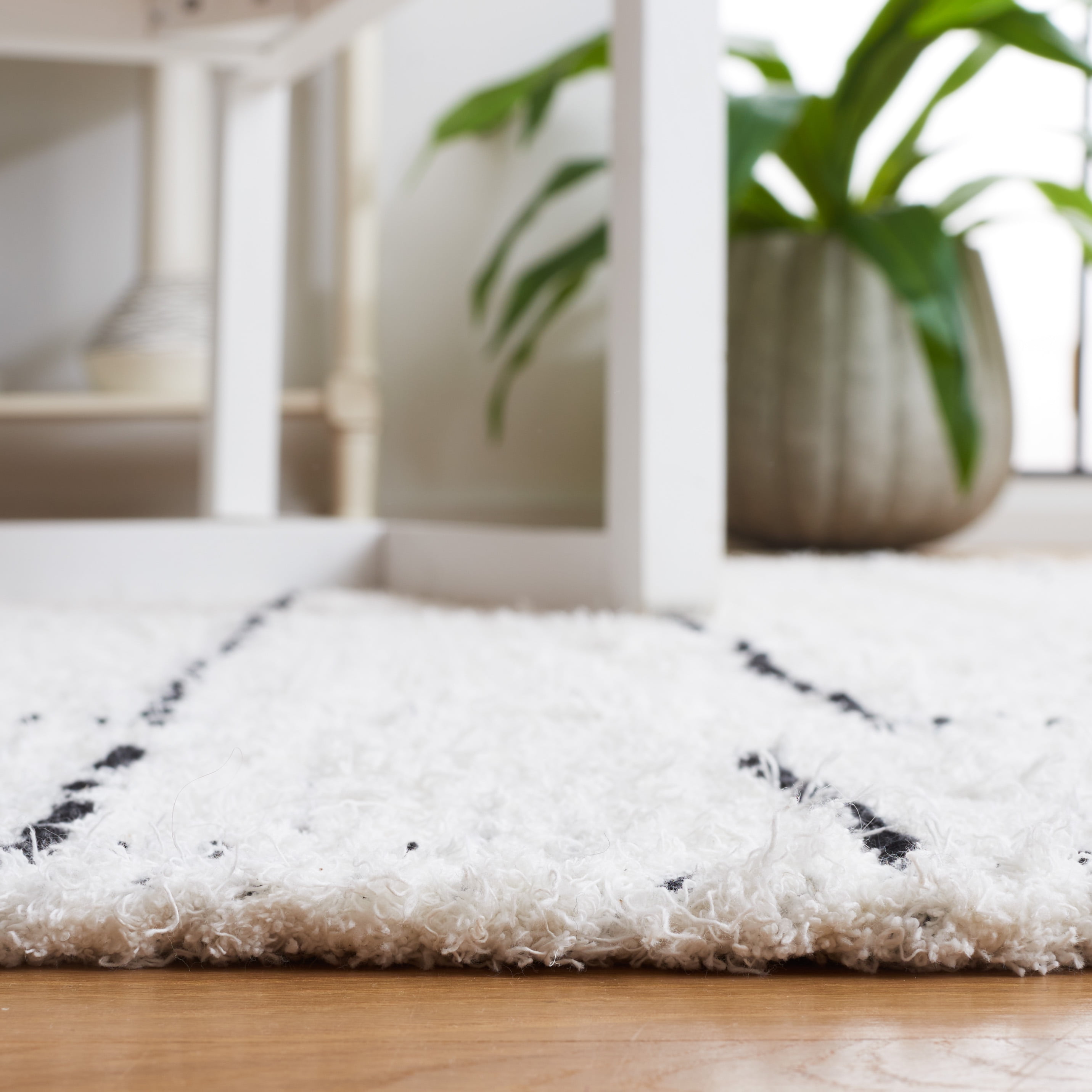 SAFAVIEH Casablanca John Geometric Cotton Area Rug, Ivory/Black, 8' x 10'