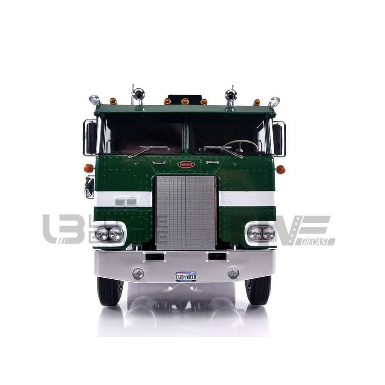 Road Kings 1977 Peterbilt 352 Pacemaker Semi Green and White