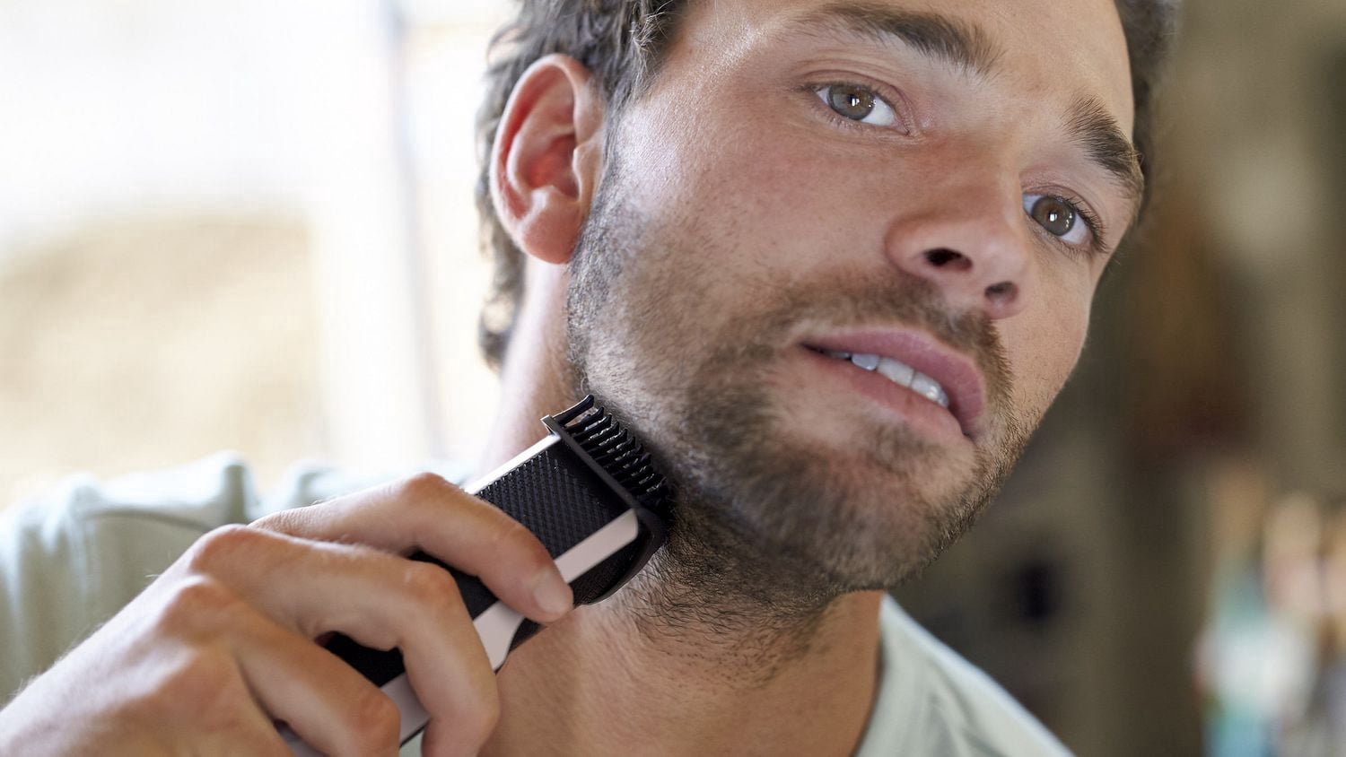 Philips Tondeuse à Barbe Série 3000, Technologie Lift & Trim, BT3206