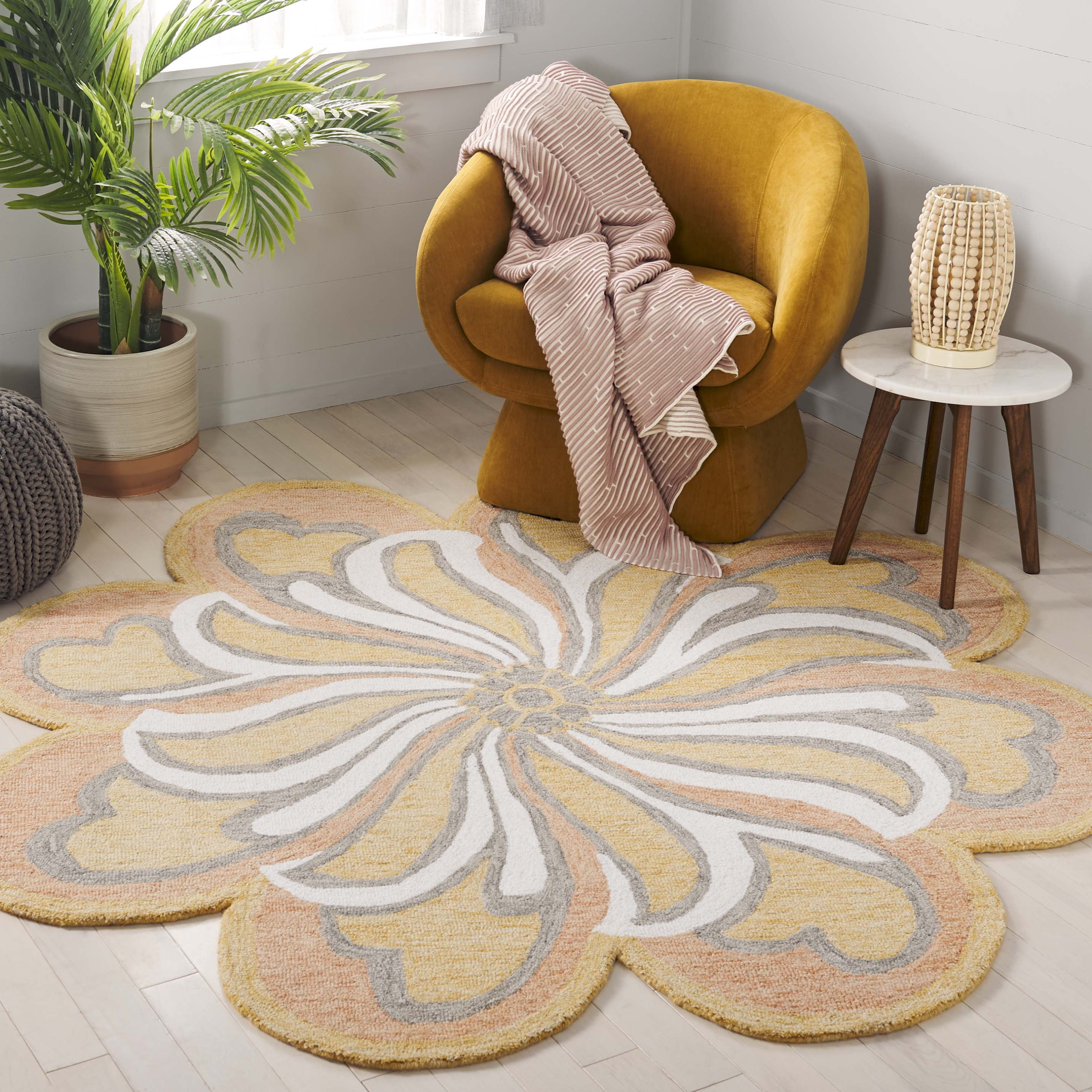 SAFAVIEH Novelty Alaois Floral Area Rug, Rust/Gold, 6' x 6' Round
