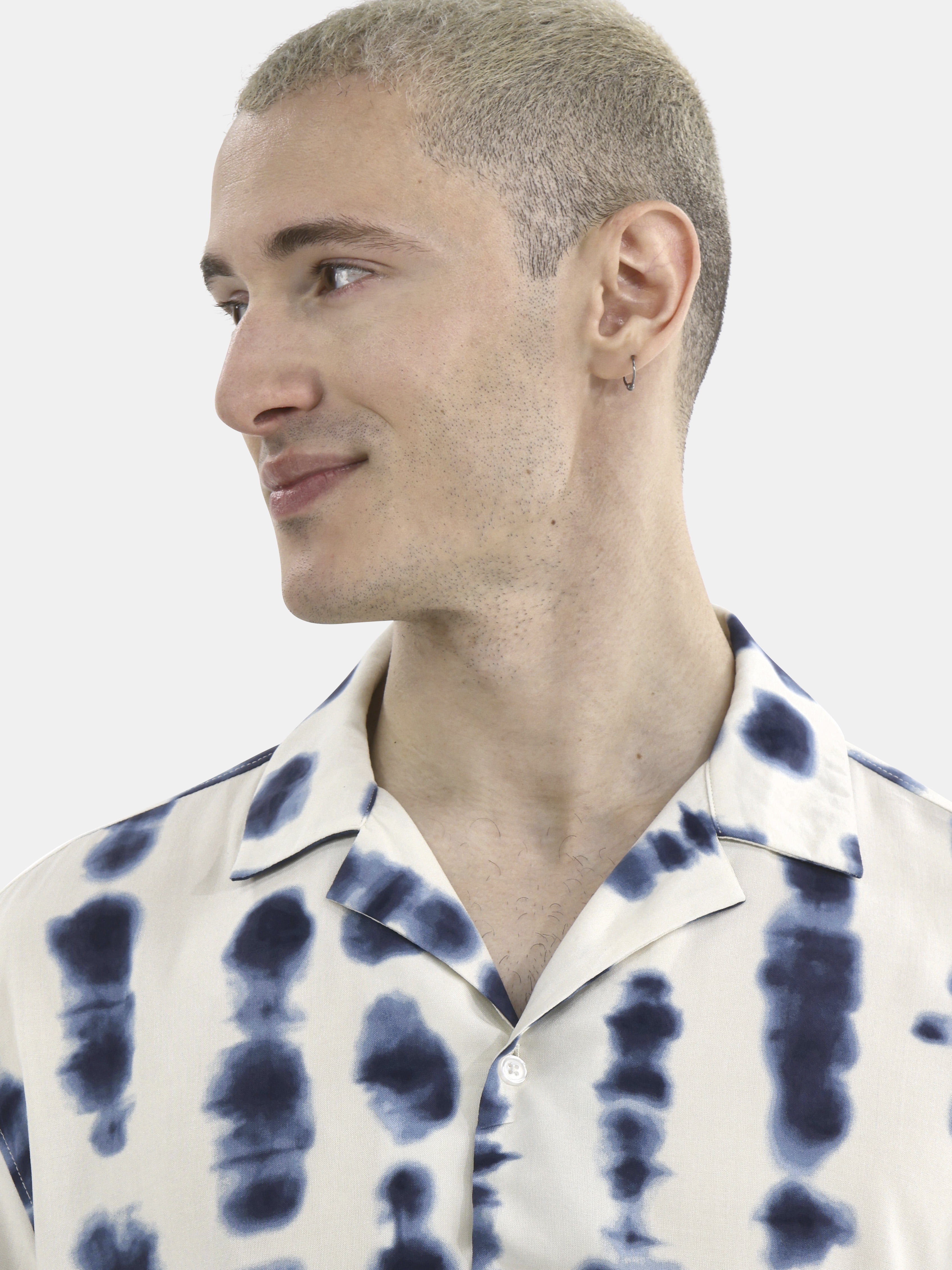 No Boundaries Men's & Big Men's Rayon Printed Button Up Short Sleeve Resort Shirt , Sizes XS-5XL