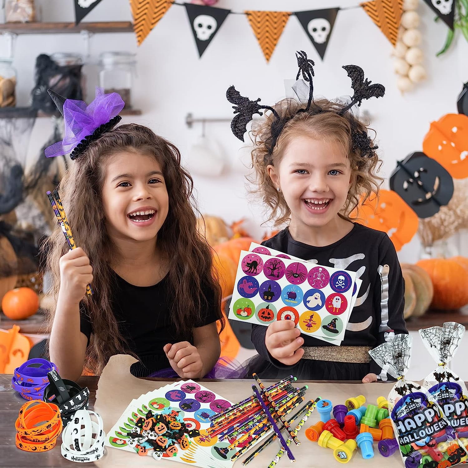 Naler 144 Pcs Halloween Party Favors Set for Kids Halloween Toys Bulk Pinata Filler Carnival Prizes,Trick or Treat,Gift Exchange