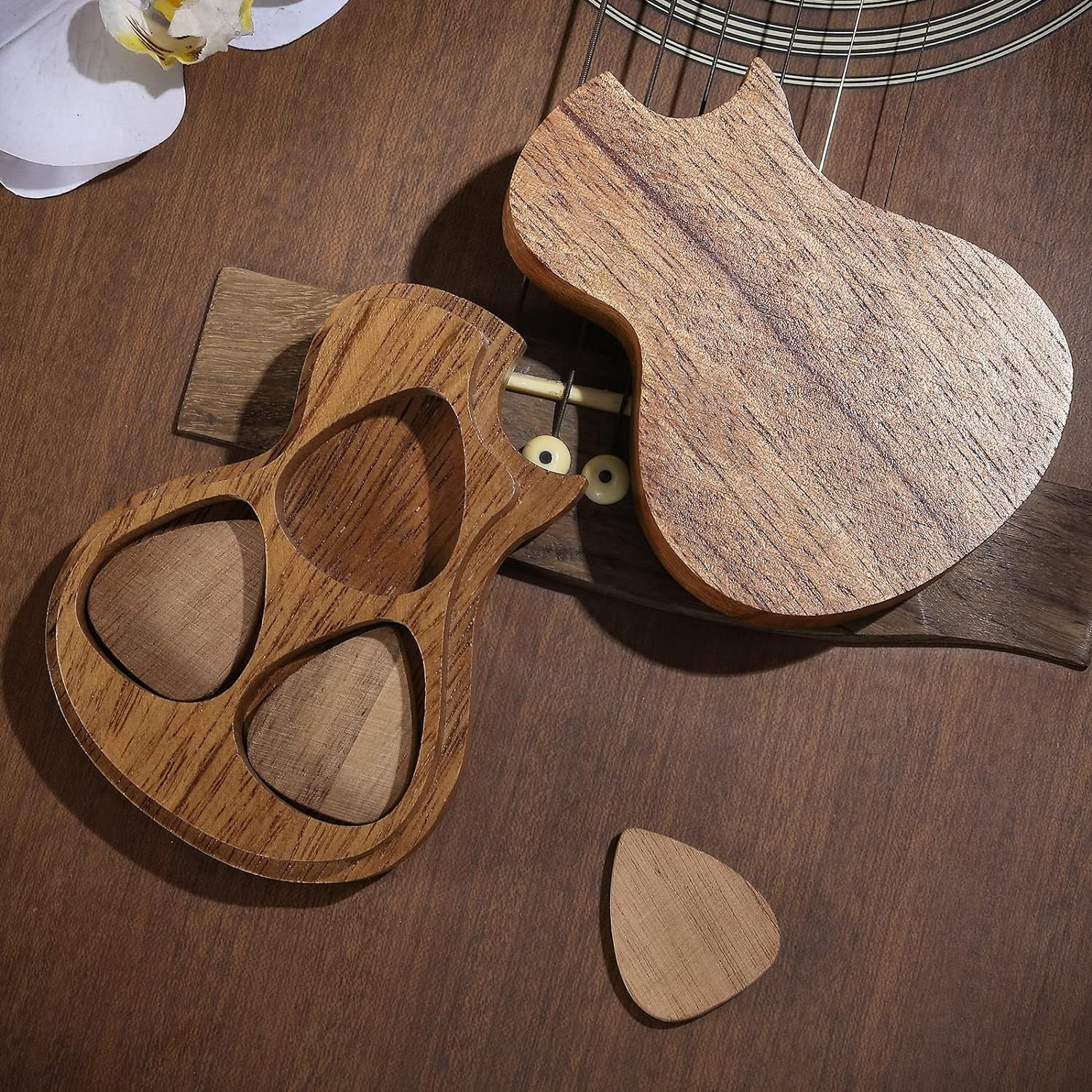 ABPETE Guitar Pick Holder Case with 3 Premium Wooden Picks for Guitar Players, Collectors, and Special Occasions
