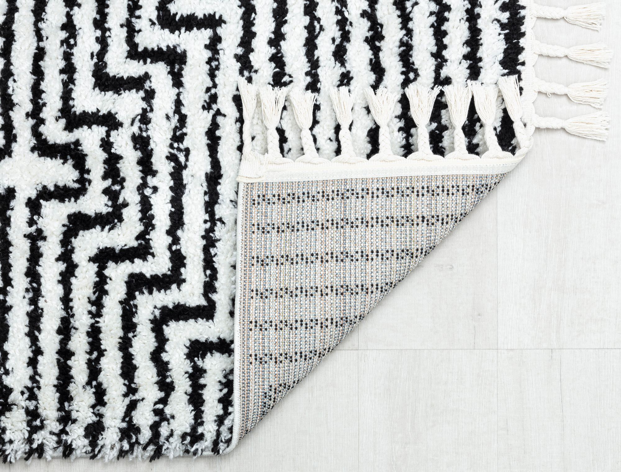 Rugs America BT20D Night Odyssey Stripe/Diamond Modern White Area Rug, 2'6" x 4'