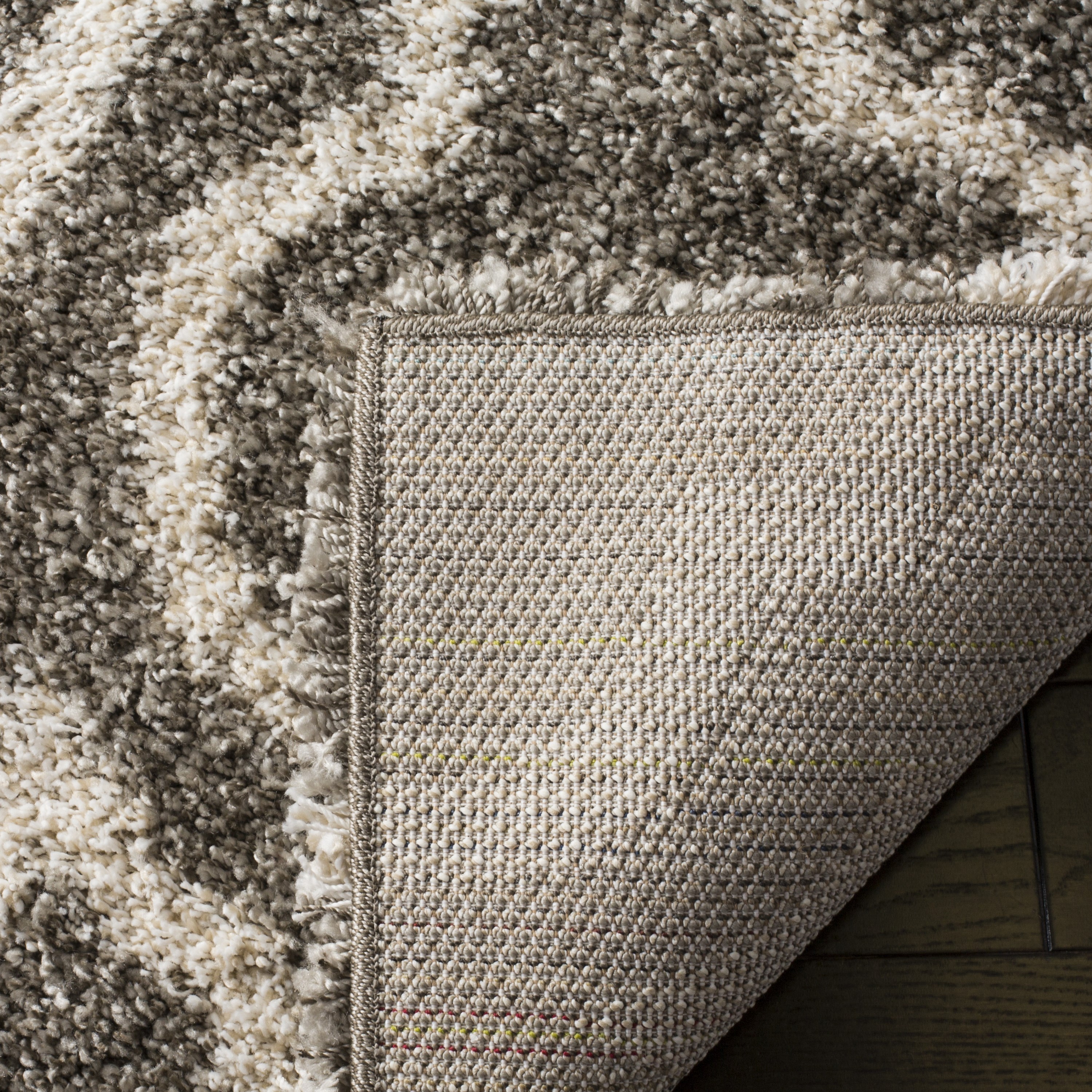 SAFAVIEH Hudson Louise Plush Geometric Shag Area Rug, Grey/Ivory, 3' x 3' Round