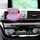 thumbnail image 2 of Asiento de coche para muñecas con clip de cojín de peluche suave y soporte de escritorio Adorno de coche lindo y funcional para fans y coleccionistas de muñecas（2）, 2 of 3