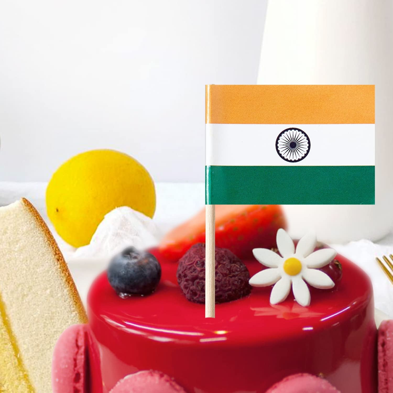 Cutting cake that has a national flag does not amount to insulting the  national flag - Law Trend