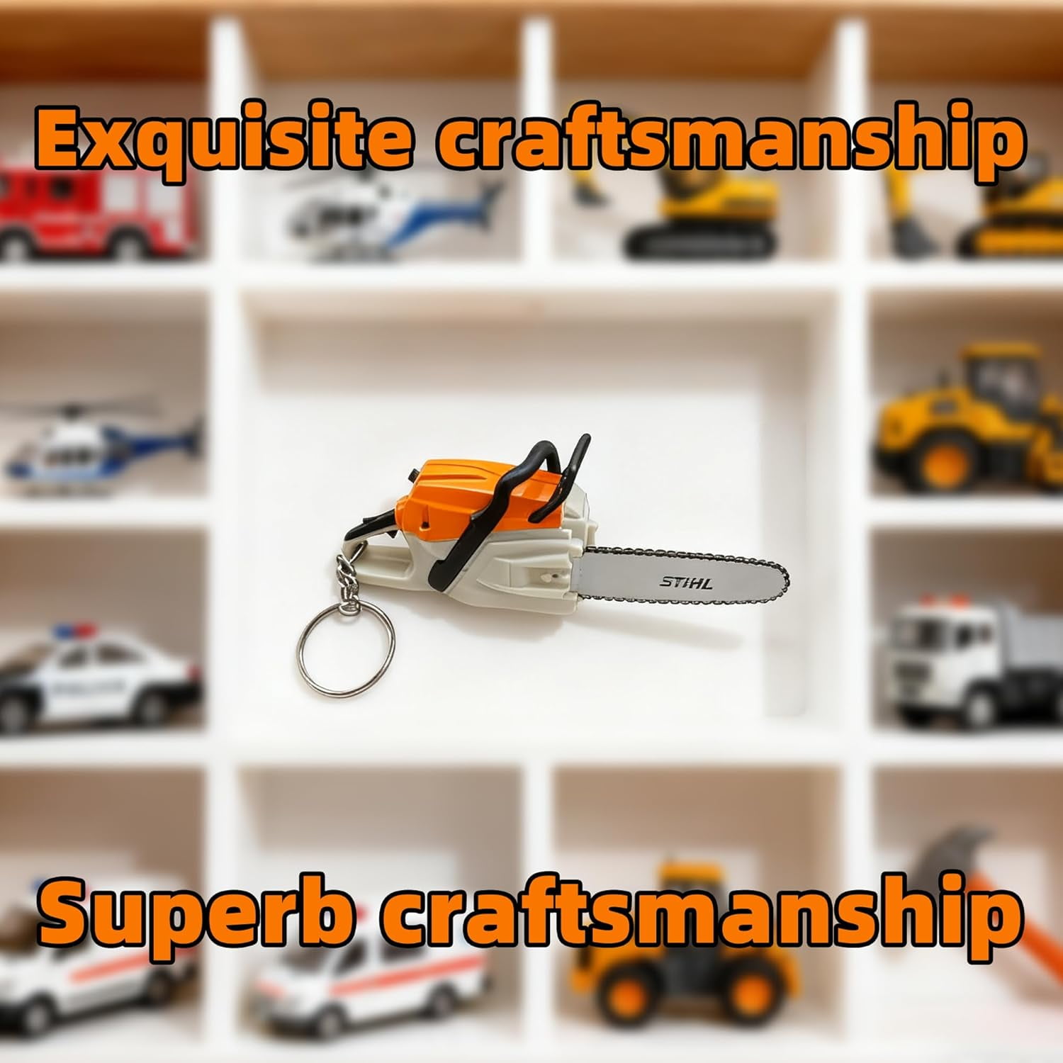 Mini Chainsaw Keychain, Portable Chainsaw Key Ring, Outdoor Tool Themed Gift for Mechanics, Forestry Workers, Firefighters & DIY Lovers