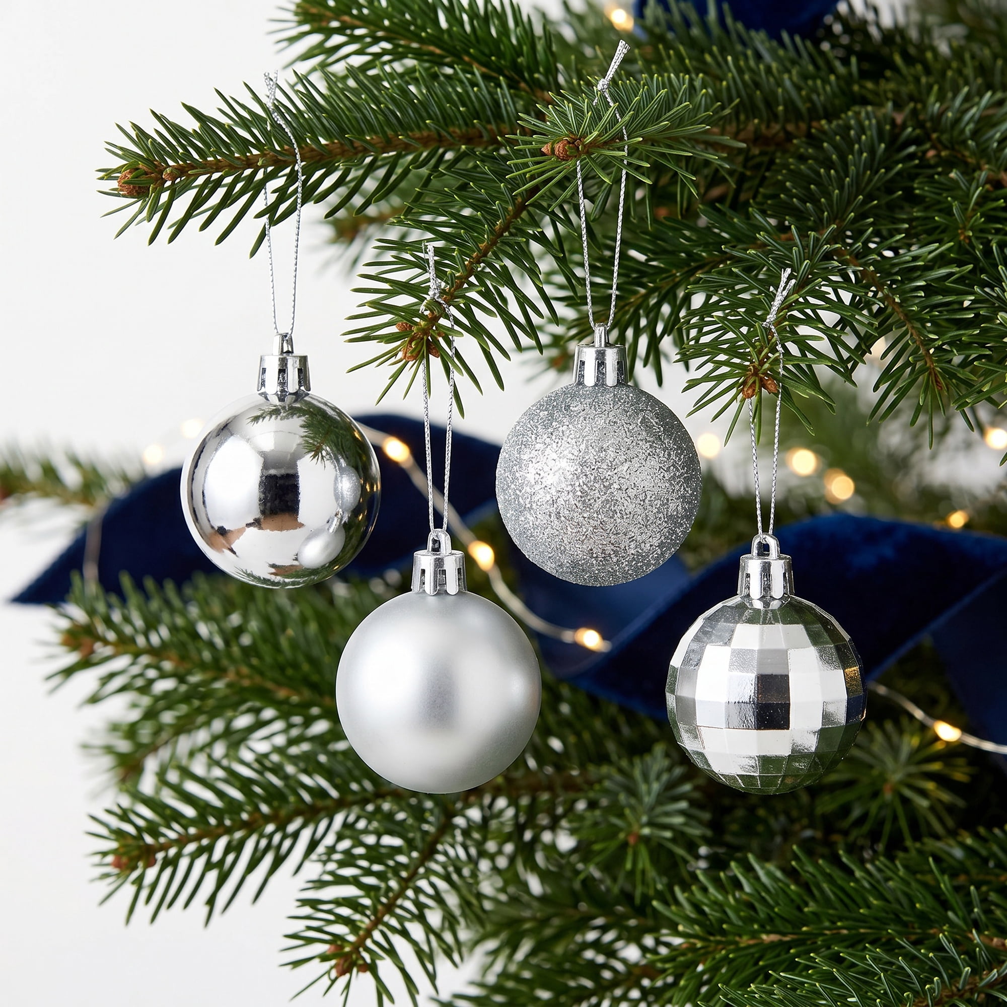 Unique Bargains 24Pcs Christmas Tree Hanging Baubles Shatterproof Ornaments Silver 1.6"