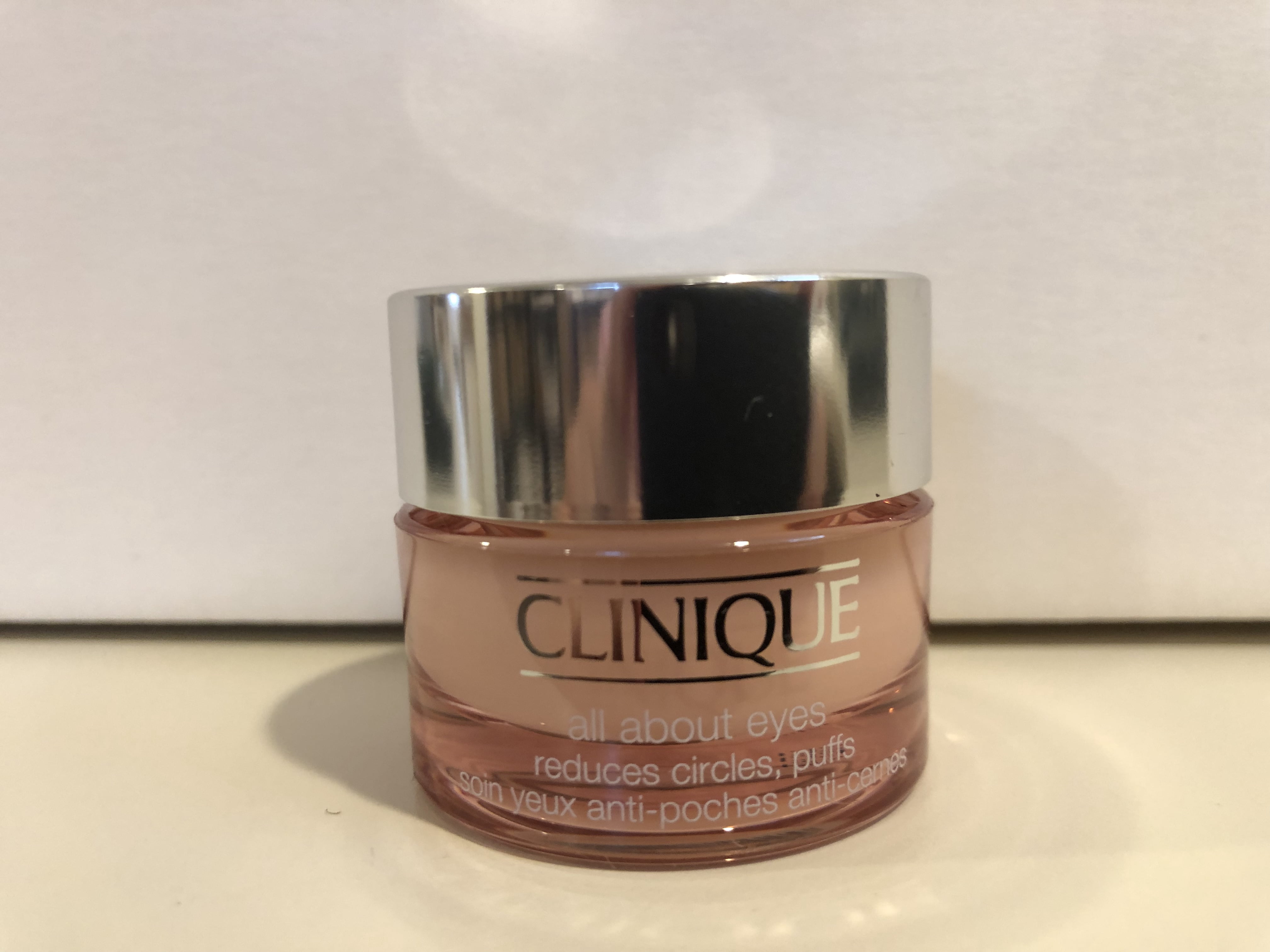 clinique reduces circles puffs