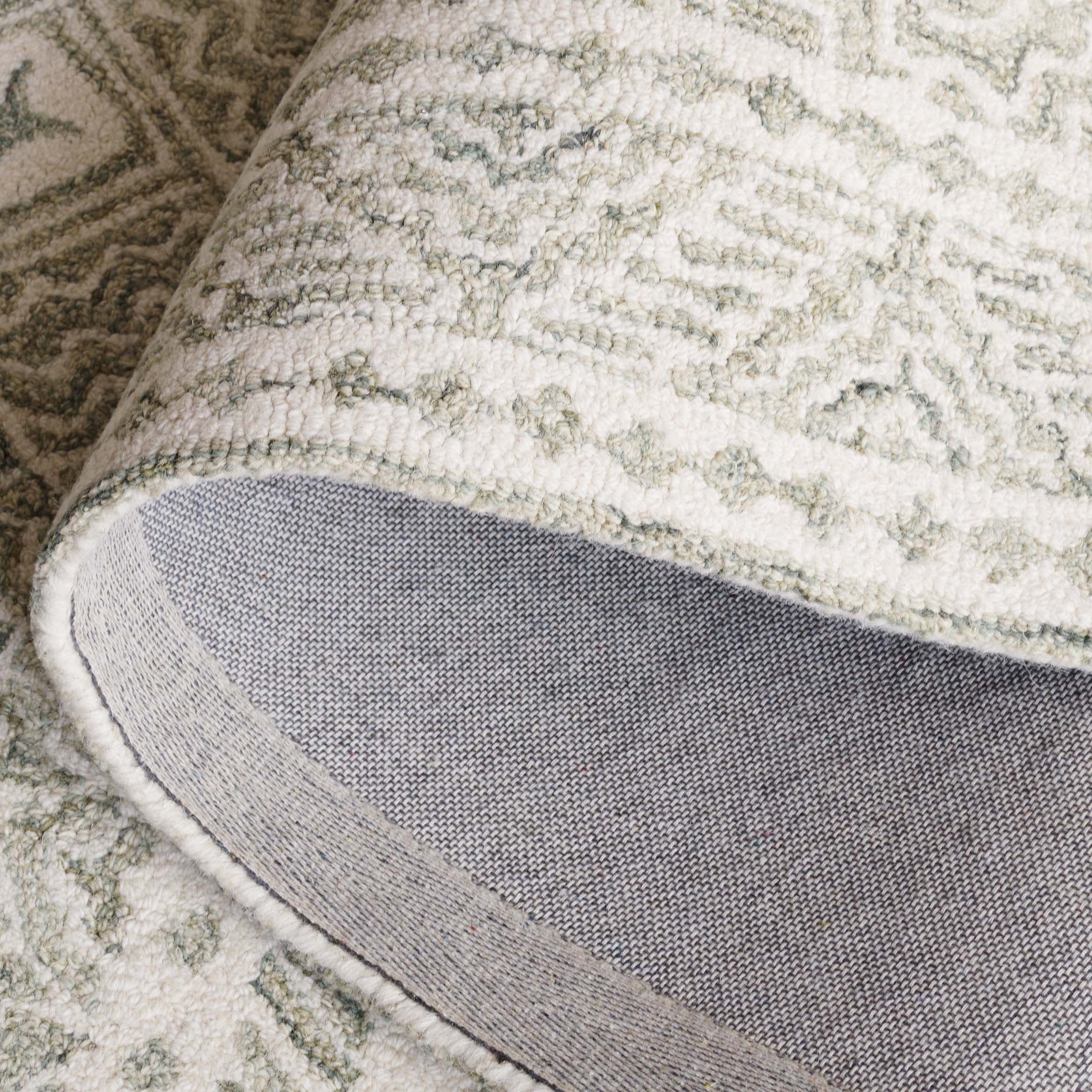 SAFAVIEH Micro-Loop Aditya Geometric Runner Rug, Silver/Ivory, 2'3" x 7'