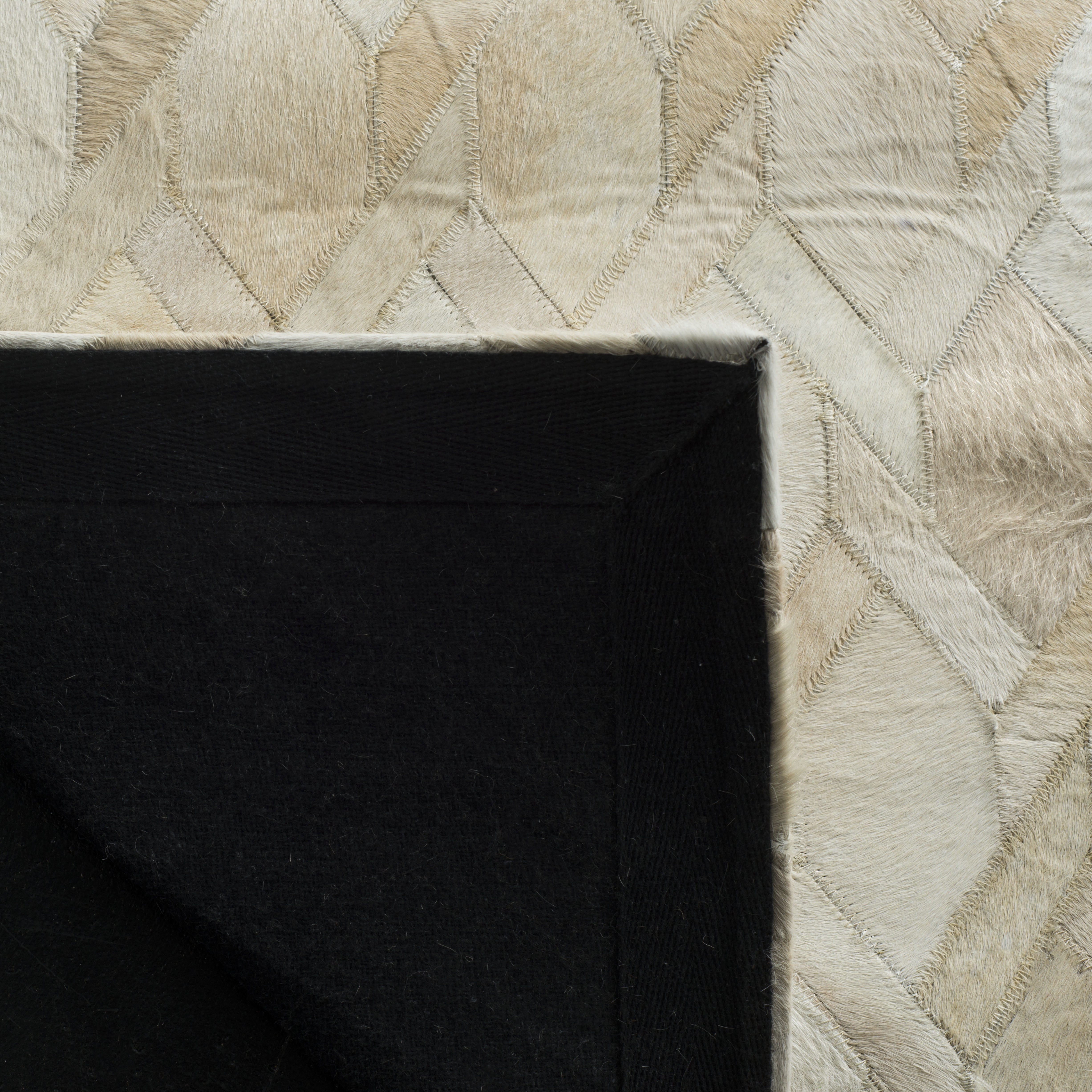 SAFAVIEH Studio Leather Pinwheel Geometric Area Rug, Ivory, 3' x 5'