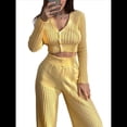 thumbnail image 2 of Traje Informal de Dos Piezas para Mujer, de Punto Liso, con Aberturas, Larga, Botones y Pantalones de Cintura Alta. Amarillo M, 2 of 8