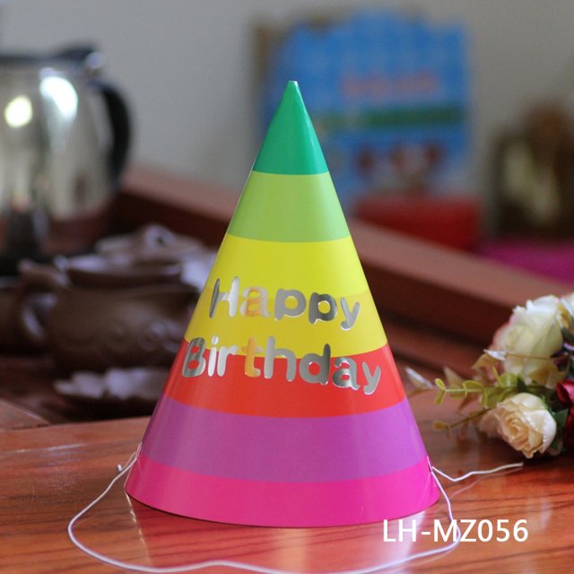 Suministros de cumpleaños Nuevos sombreros de cumpleaños para niños Artículos de fiesta Sombreros triangulares creativos rojos coloridos (MZ-056)