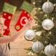 thumbnail image 4 of Bola Navideña de Plástico Pintada Hot6sl 8 Cm Decorativa para Árbol de Navidad, 4 of 4