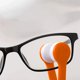 thumbnail image 5 of Cepillo limpiador de gafas con almohadillas de microfibra | Limpiador de lentes portátil para gafas, gafas de sol y pantallas | Limpieza sin rayas ni arañazos, 5 of 6