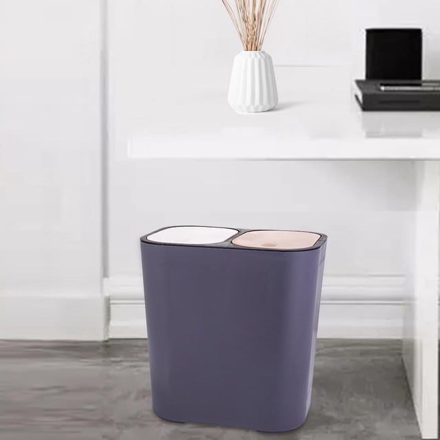 contenedores de basura perfecl clasificar el bote de basura gris doble compartimento para reciclaje, vista frontal centrada de cubo gris con dos tapas superiores a presión (izquierda blanca, derecha rosa pálido), cuerpo estrecho y liso, más de 15 L, dimensiones 30 cm x 22 cm x 28 cm; adecuado para cocina y espacios pequeños y a menudo usado para separar residuos y reciclables.