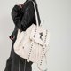 thumbnail image 5 of Mochila multiusos con detalles de remaches, de piel sintética, ideal para la escuela. Mochila moderna para el día a día en la universidad., 5 of 5