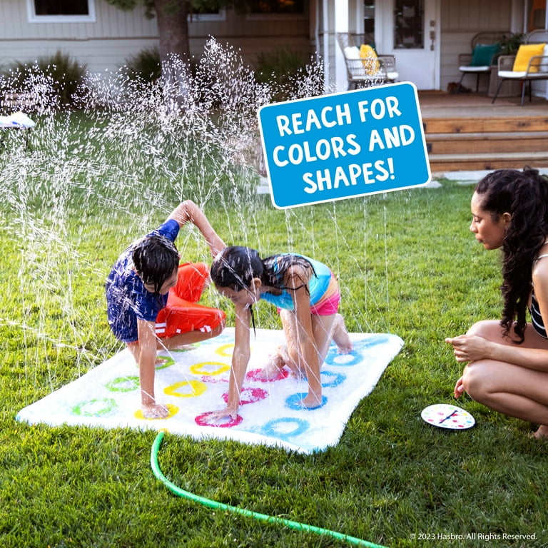 Hasbro Twister Splash Pad Water Game for Kids – Backyard Sprinkler Outdoor  Games