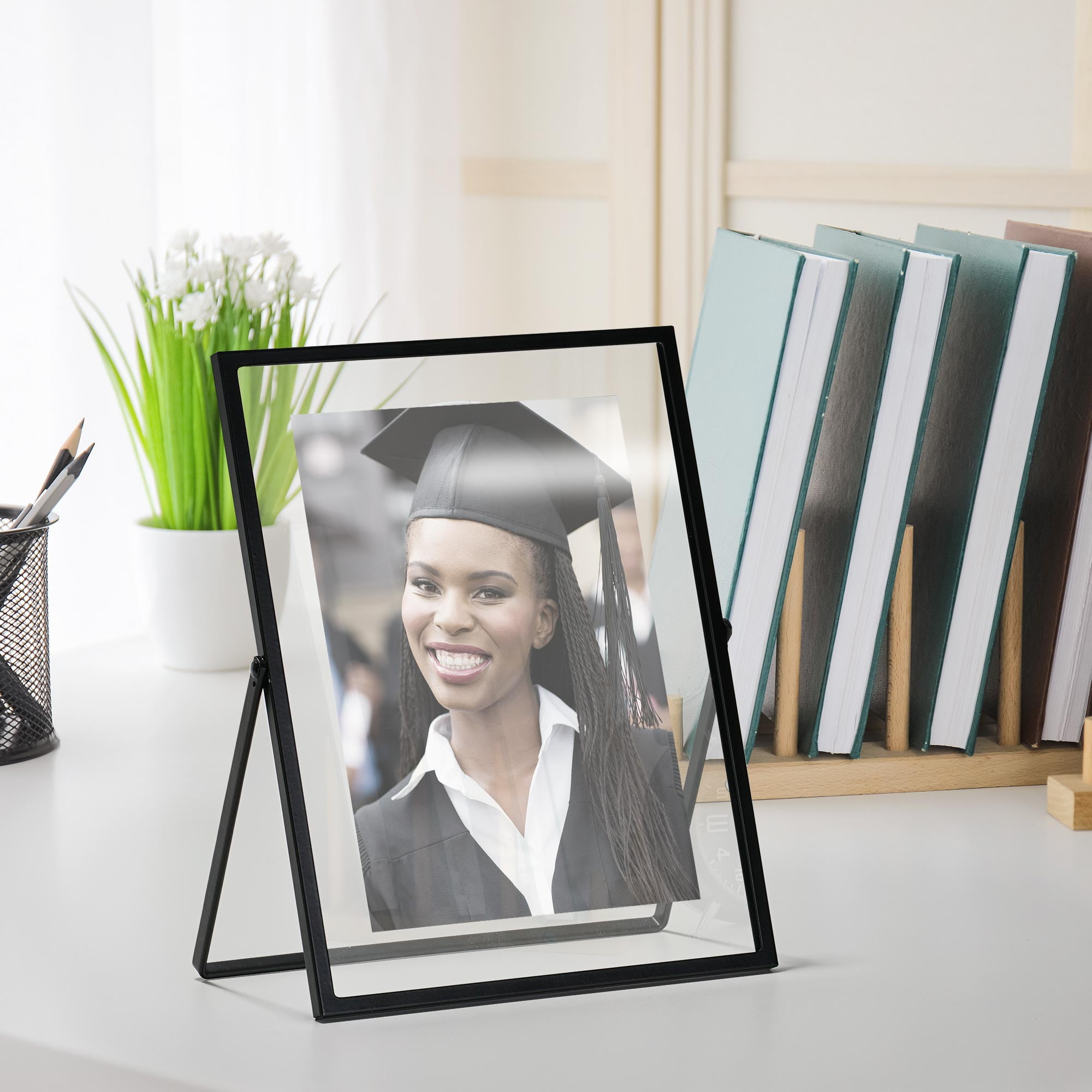 Better Homes & Gardens – 5x7 Picture Frame – Black Float Tabletop Photo Frame