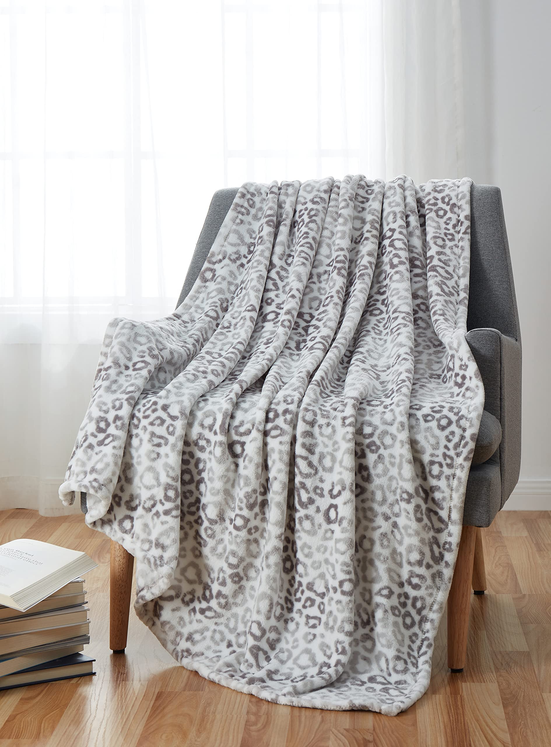Kids Leopard Print Luxury Soft Throw Blanket main image 0