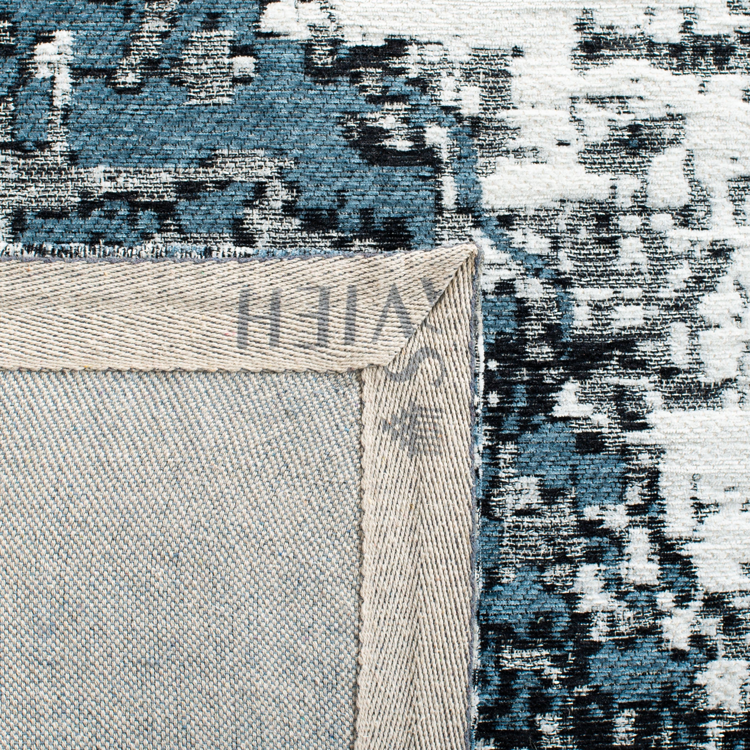 SAFAVIEH Classic Vintage Giuseppe Overdyed Area Rug, Navy/Ivory, 6' x 9'