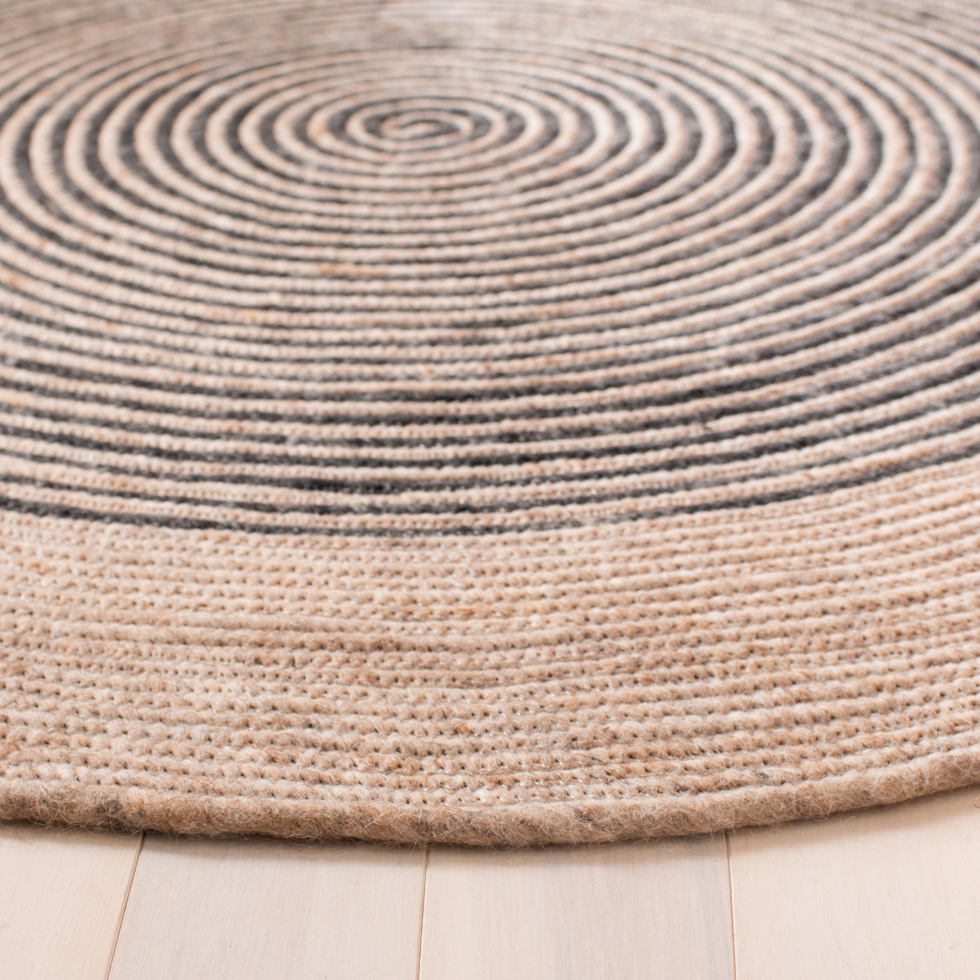 SAFAVIEH Braided Lars Geometric Reversible Area Rug, Beige/Black, 3' x 3' Round